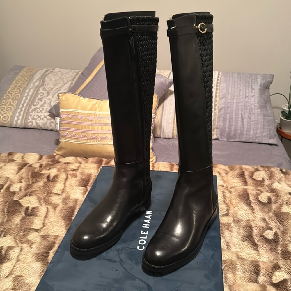 Cole Haan ABI STRETCH STRIPBOOT SIZE 61/2B